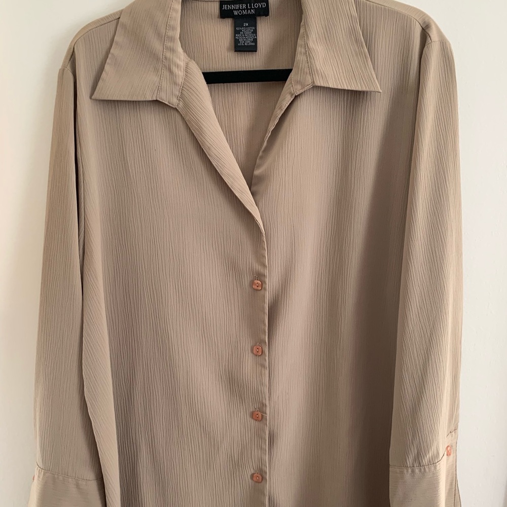 Button up Blouse in great light weight material